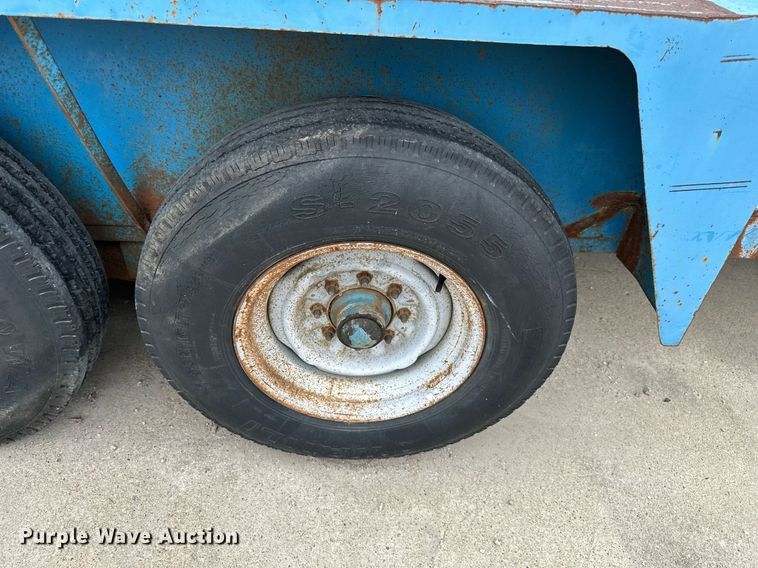 image for item DW2869 1992 Doonan  equipment trailer