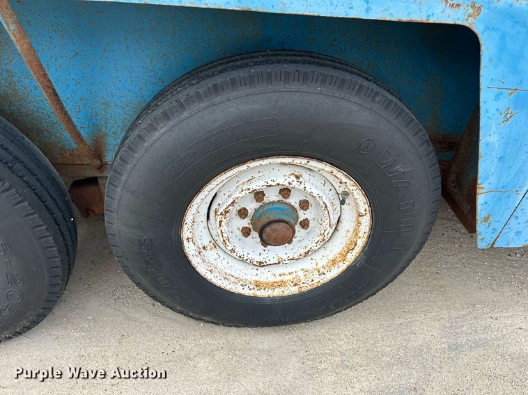 image for item DW2869 1992 Doonan  equipment trailer