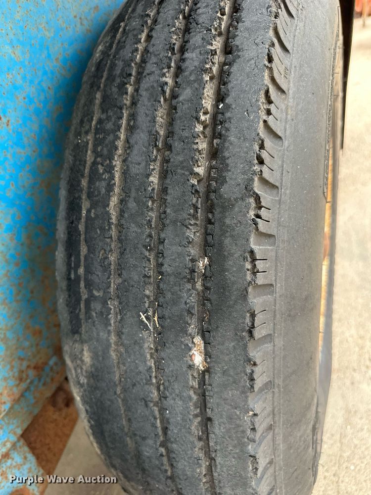 image for item DW2869 1992 Doonan  equipment trailer