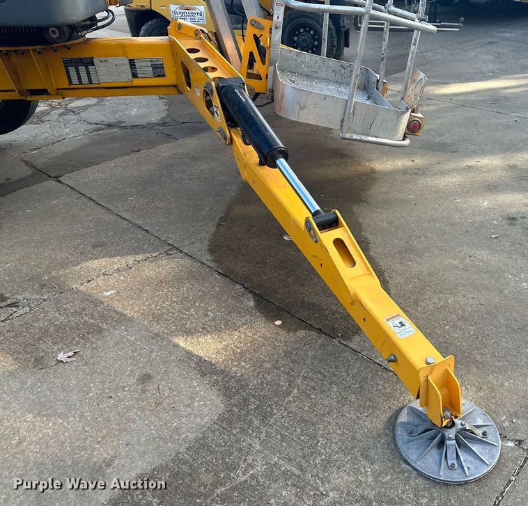 image for item DW2870 2019 Haulotte 5533A  boom lift