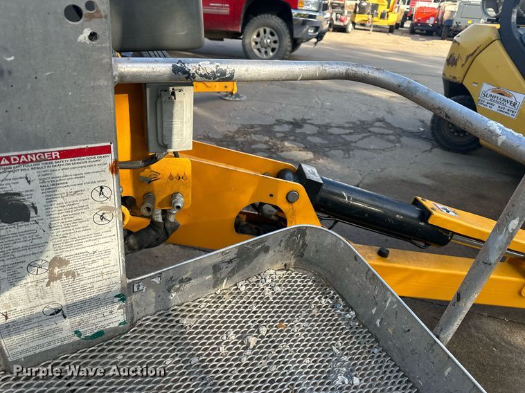 image for item DW2870 2019 Haulotte 5533A  boom lift