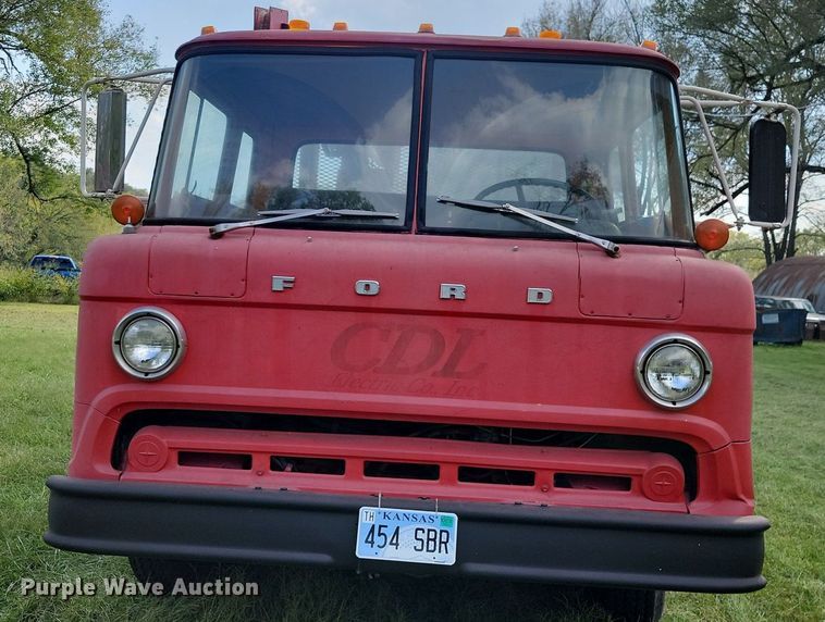 image for item HY9114 1983 Ford 8000  digger derrick truck