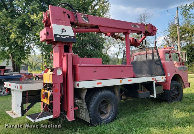 image for item HY9114 1983 Ford 8000  digger derrick truck