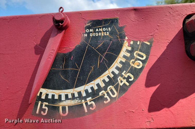 image for item HY9114 1983 Ford 8000  digger derrick truck