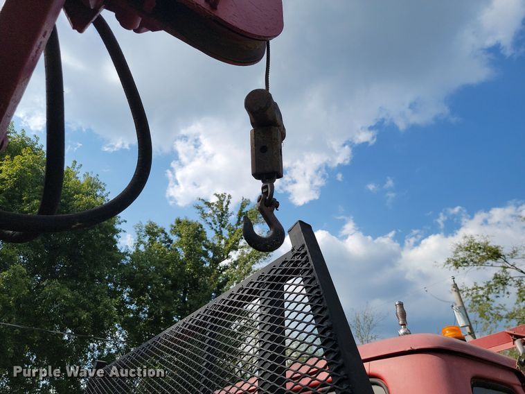 image for item HY9114 1983 Ford 8000  digger derrick truck