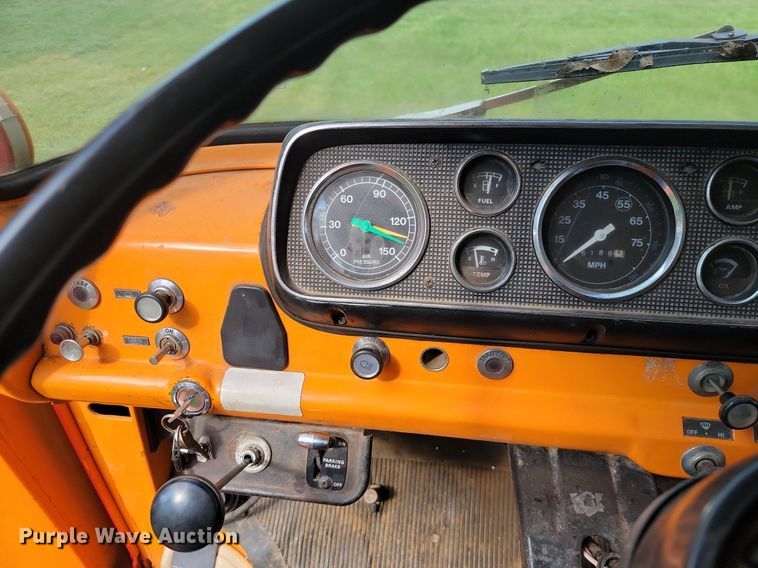 image for item HY9114 1983 Ford 8000  digger derrick truck