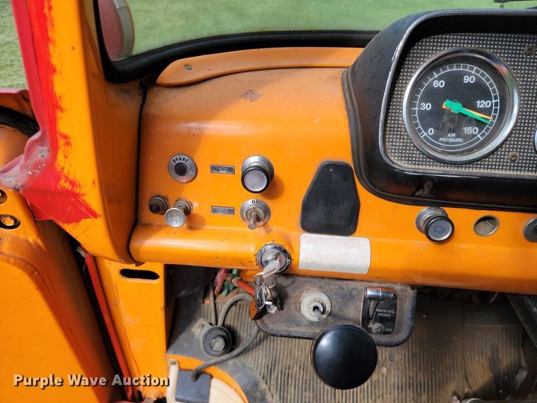 image for item HY9114 1983 Ford 8000  digger derrick truck