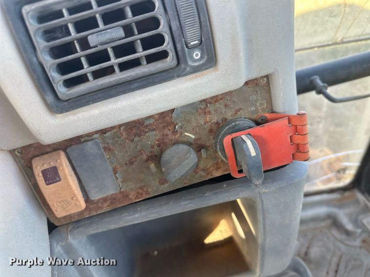 image for item IU9028 1998 JCB 214  backhoe