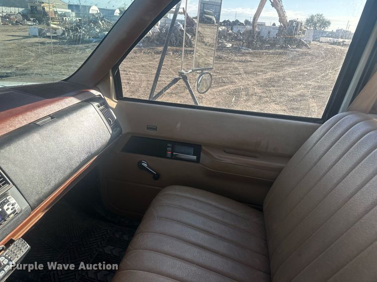 image for item IU9036 1993 Chevrolet Kodiak  rollback truck