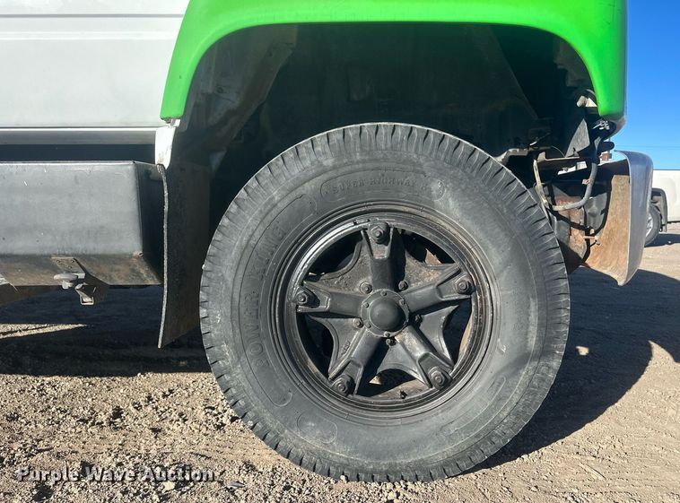 image for item IU9036 1993 Chevrolet Kodiak  rollback truck