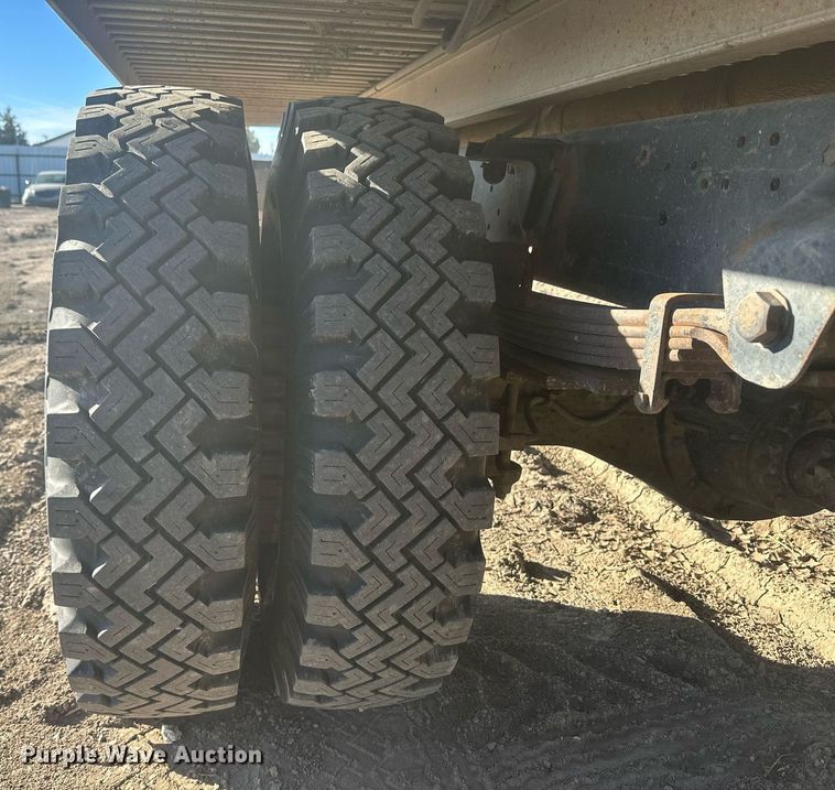 image for item IU9036 1993 Chevrolet Kodiak  rollback truck