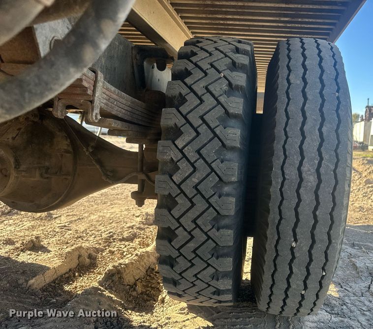 image for item IU9036 1993 Chevrolet Kodiak  rollback truck