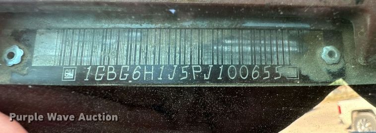 image for item IU9036 1993 Chevrolet Kodiak  rollback truck