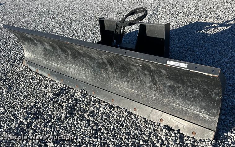 image for item IU9046 John Deere BL10B  skid steer dozer blade