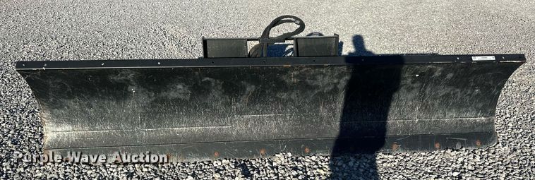 image for item IU9046 John Deere BL10B  skid steer dozer blade