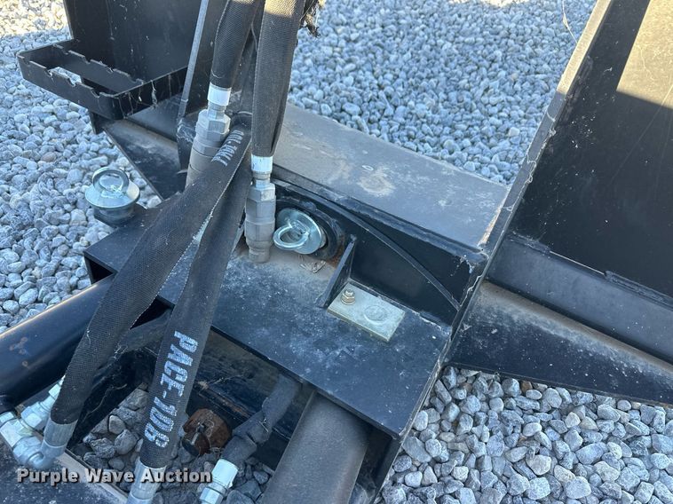 image for item IU9046 John Deere BL10B  skid steer dozer blade