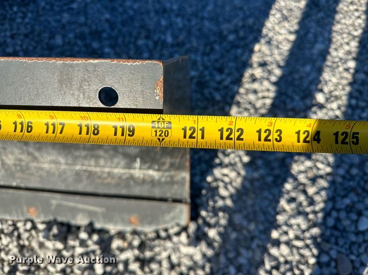 image for item IU9046 John Deere BL10B  skid steer dozer blade