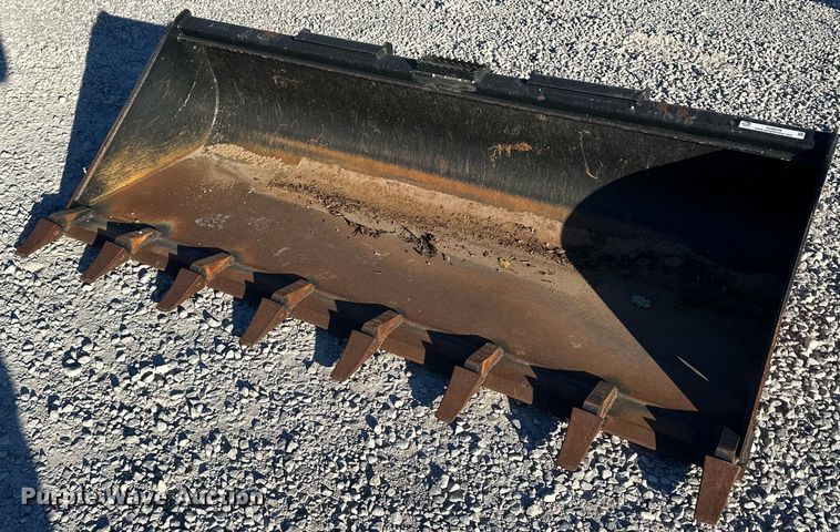 image for item IU9048 John Deere T84  skid steer bucket