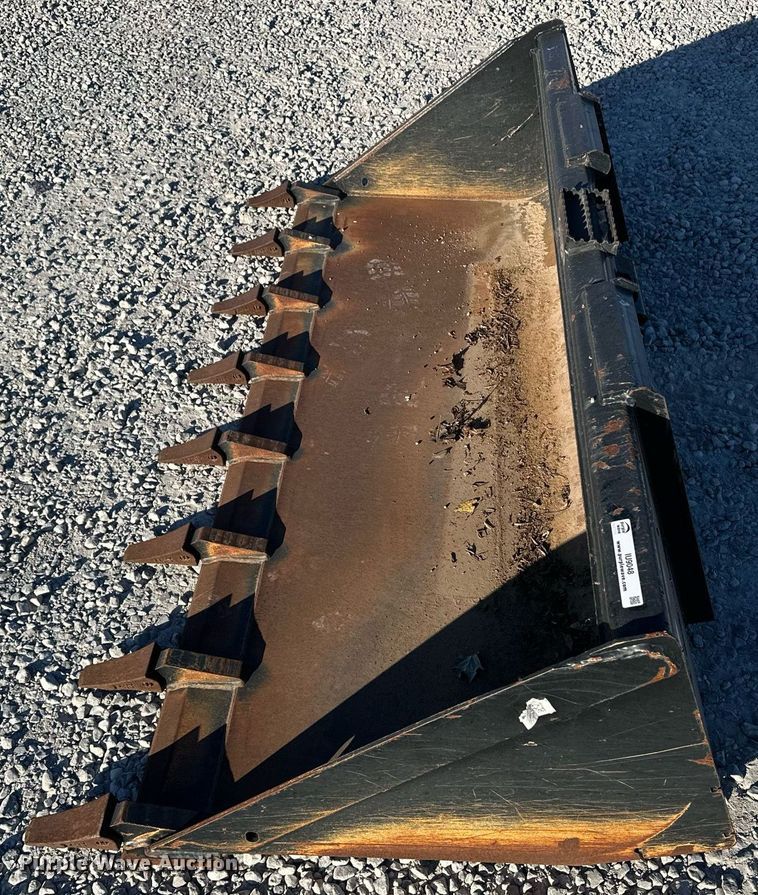 image for item IU9048 John Deere T84  skid steer bucket