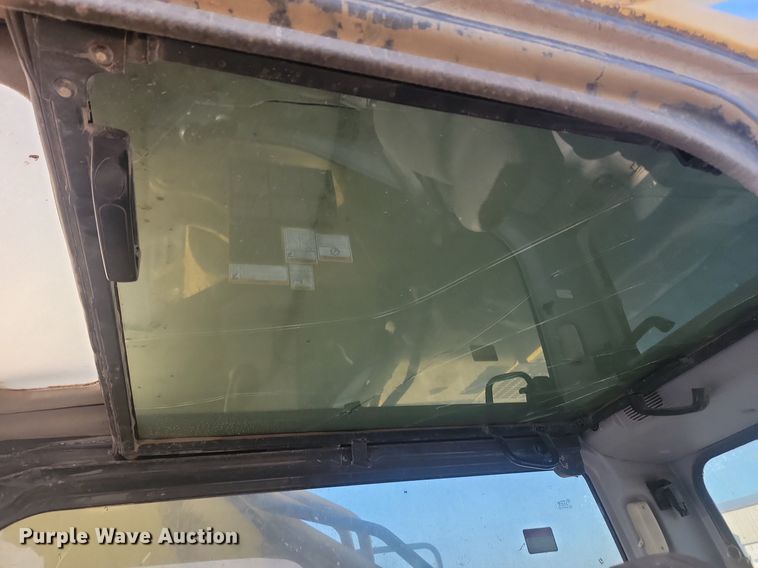 image for item JG9768 2004 Komatsu PC400LC-7L excavator