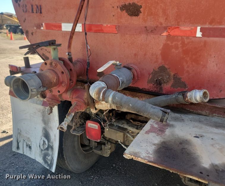 image for item JG9775 1980 Mack  water truck