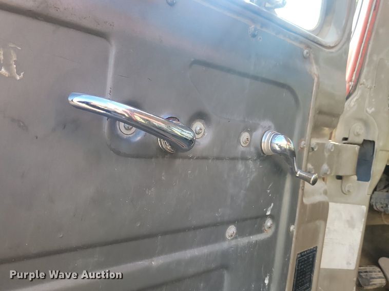 image for item JG9775 1980 Mack  water truck