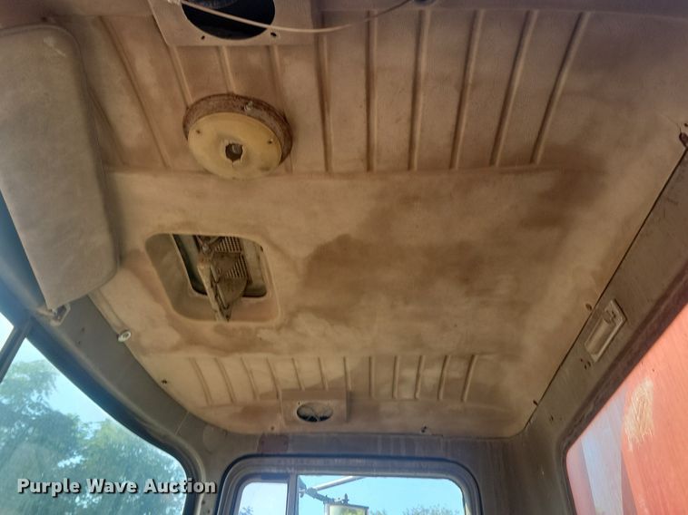 image for item JG9775 1980 Mack  water truck