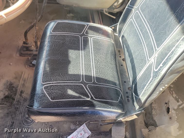 image for item JG9775 1980 Mack  water truck