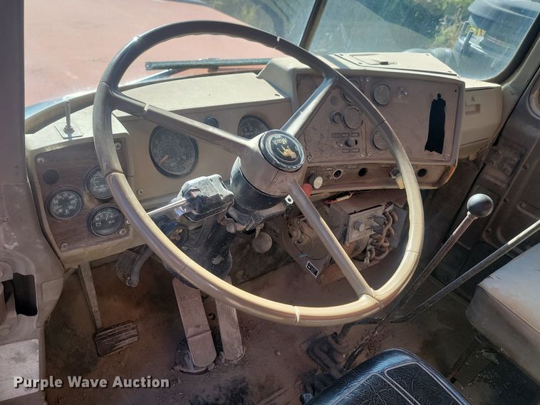 image for item JG9775 1980 Mack  water truck