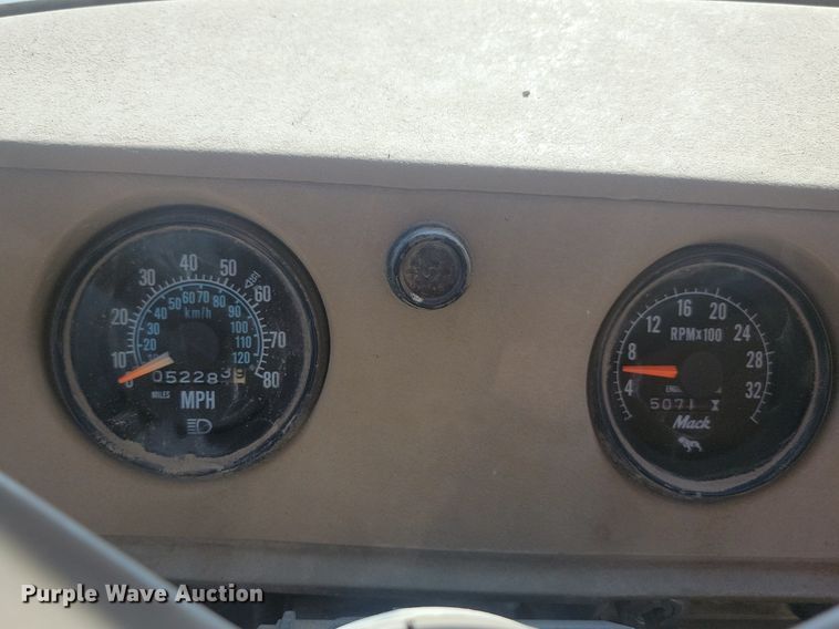 image for item JG9775 1980 Mack  water truck