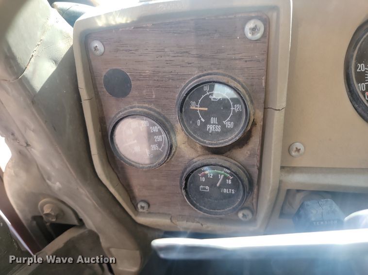 image for item JG9775 1980 Mack  water truck