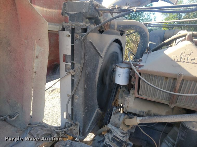 image for item JG9775 1980 Mack  water truck