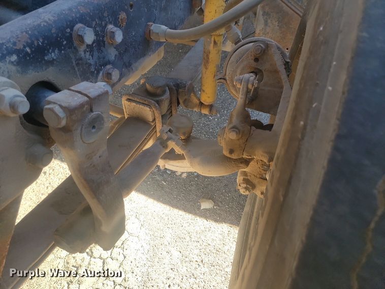 image for item JG9775 1980 Mack  water truck