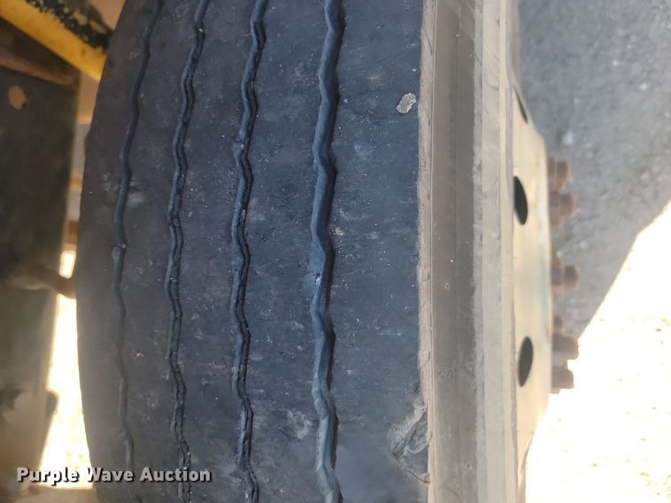 image for item JG9775 1980 Mack  water truck