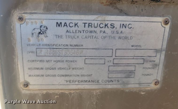image for item JG9775 1980 Mack  water truck