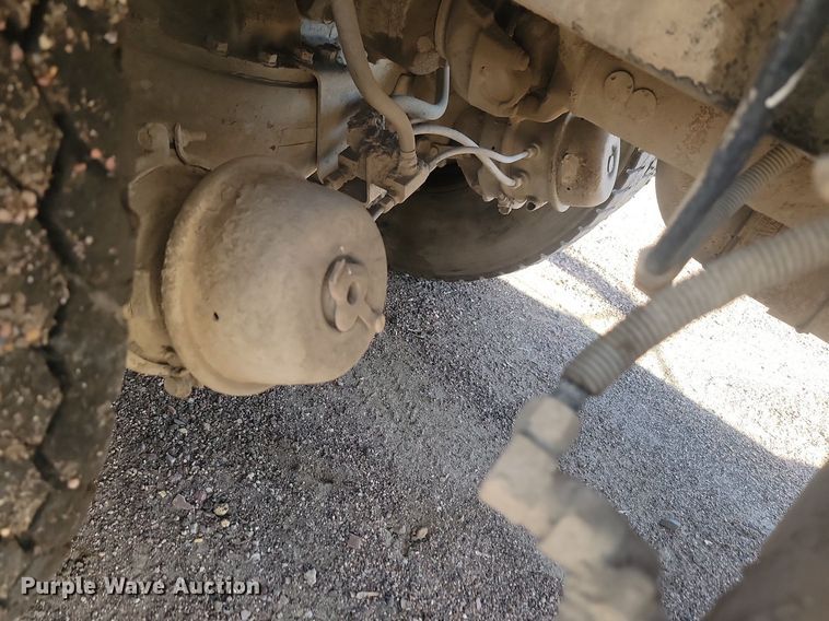 image for item JG9776 1993 Mack RD690S  water truck