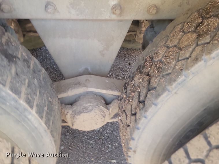 image for item JG9776 1993 Mack RD690S  water truck