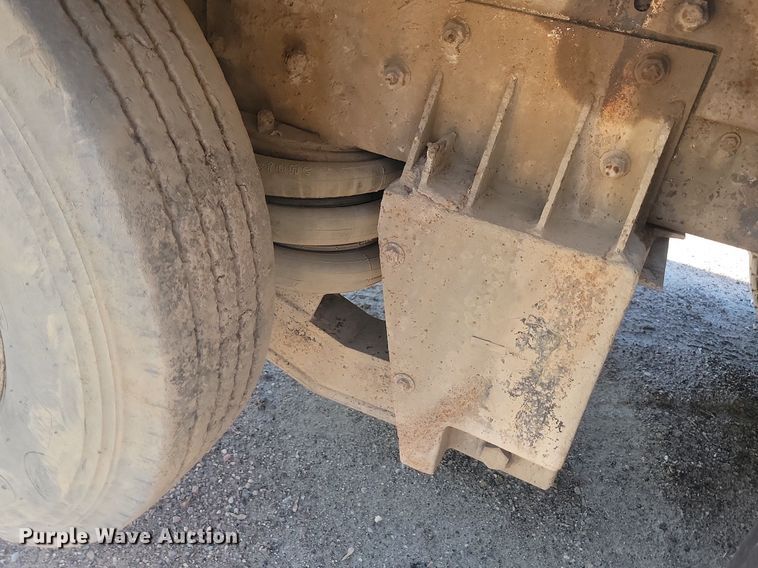 image for item JG9776 1993 Mack RD690S  water truck