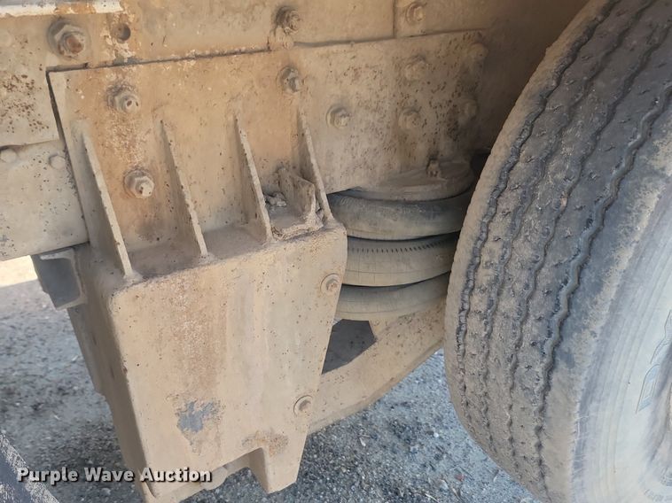 image for item JG9776 1993 Mack RD690S  water truck