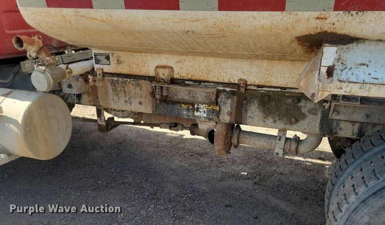 image for item JG9776 1993 Mack RD690S  water truck