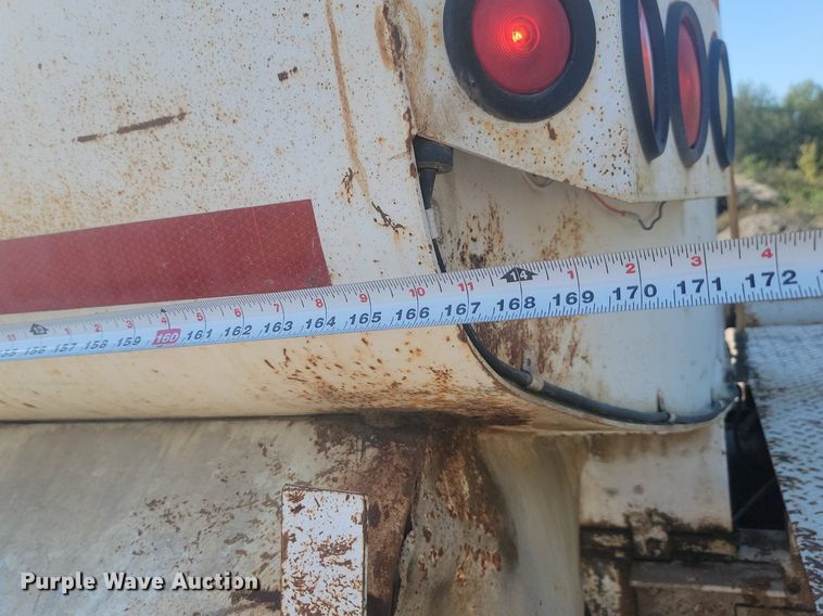 image for item JG9776 1993 Mack RD690S  water truck