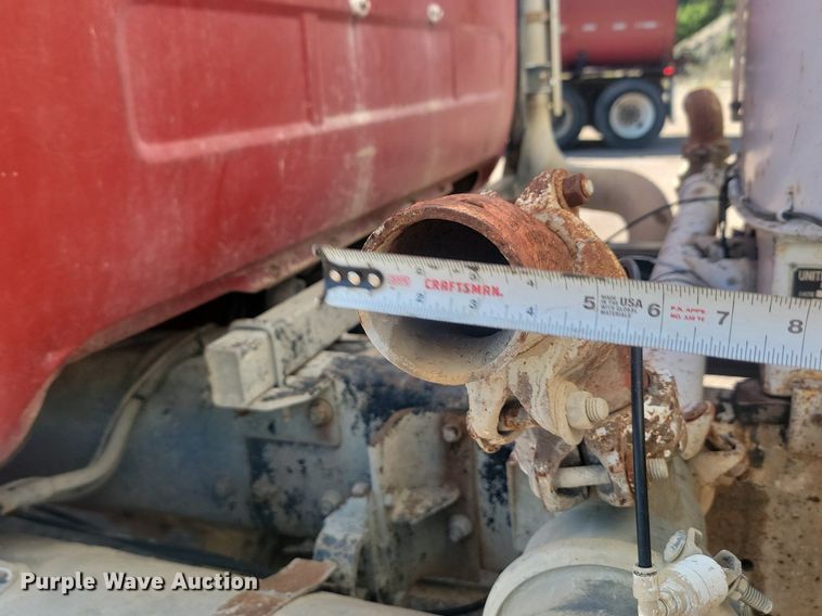 image for item JG9776 1993 Mack RD690S  water truck