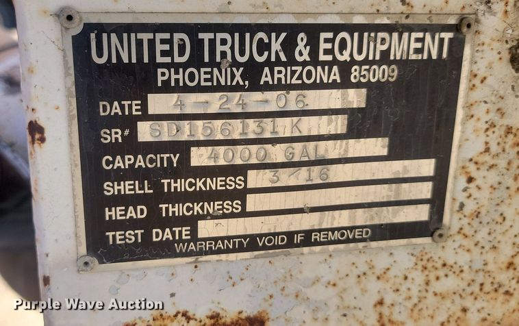 image for item JG9776 1993 Mack RD690S  water truck