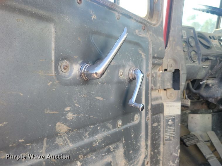 image for item JG9776 1993 Mack RD690S  water truck