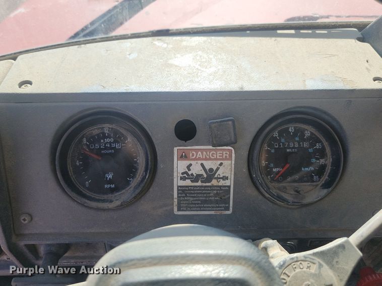 image for item JG9776 1993 Mack RD690S  water truck