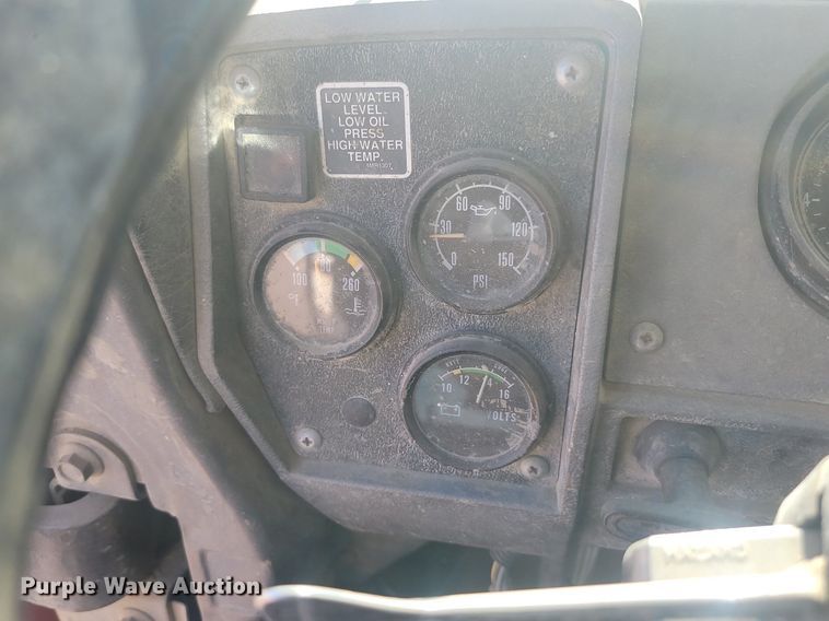 image for item JG9776 1993 Mack RD690S  water truck