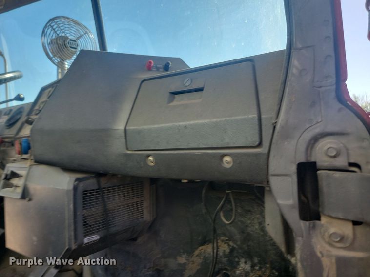 image for item JG9776 1993 Mack RD690S  water truck