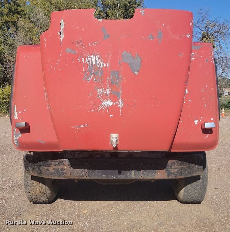 image for item JG9776 1993 Mack RD690S  water truck