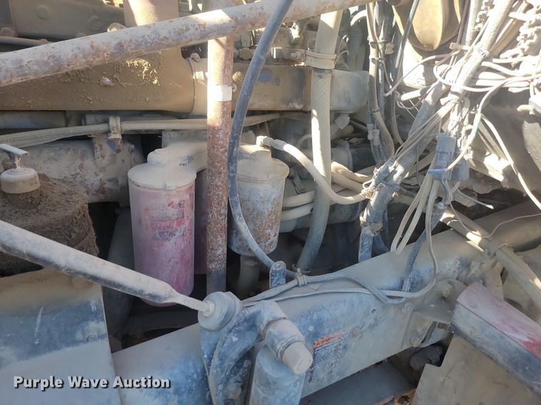 image for item JG9776 1993 Mack RD690S  water truck