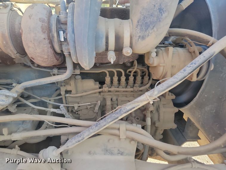 image for item JG9776 1993 Mack RD690S  water truck